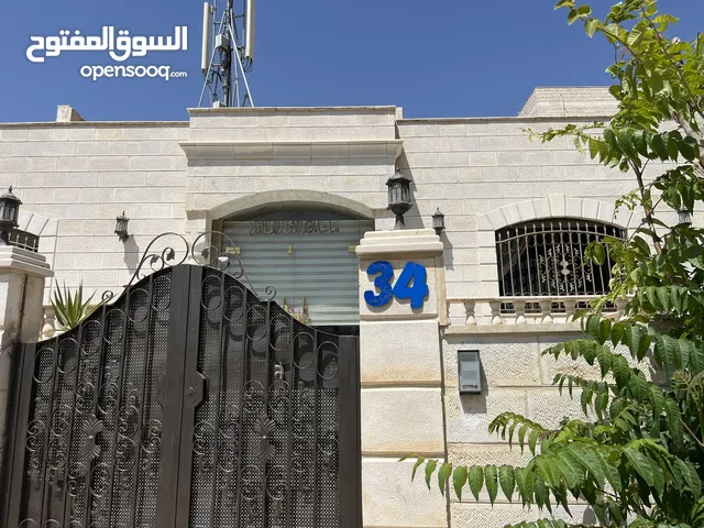 300 m2 5 Bedrooms Townhouse for Sale in Amman Tabarboor