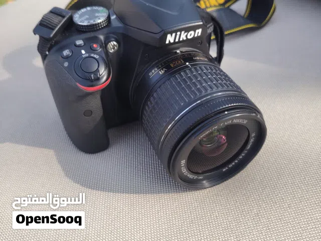Nikon D3400,     24MG استخدام قليل، بدقة مع ملحقاتها.