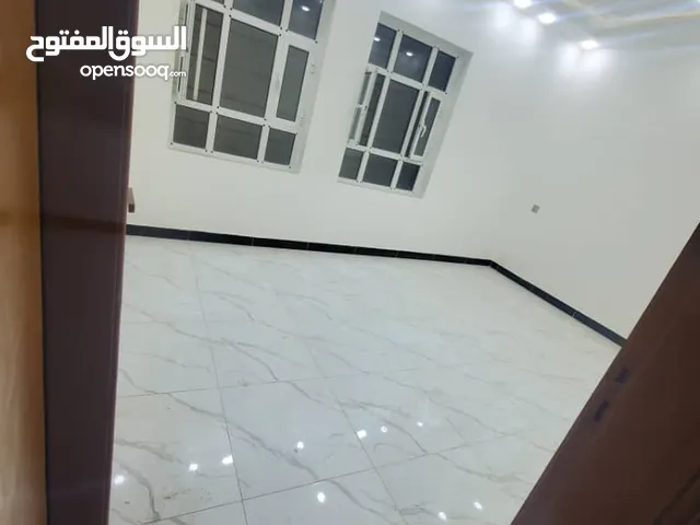 180 m2 4 Bedrooms Apartments for Rent in Sana'a Bayt Baws