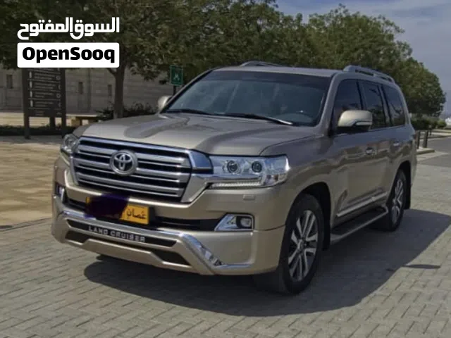 Used Toyota Land Cruiser in Al Dakhiliya