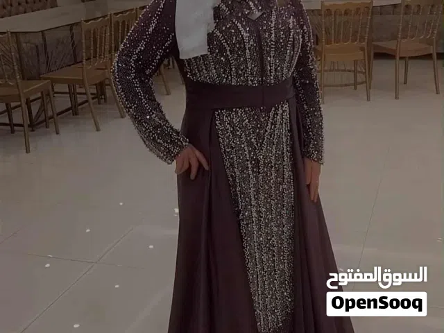 فستان كله خرز وثقيل ملبوس الستين شريتو 100 بدي ابيعو 50