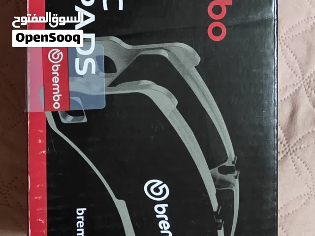 2018 camaro 1LE , GTR, Front brake pads. 2018 كامارو 1LE ، GTR، وسادات الفرامل الأمامية.