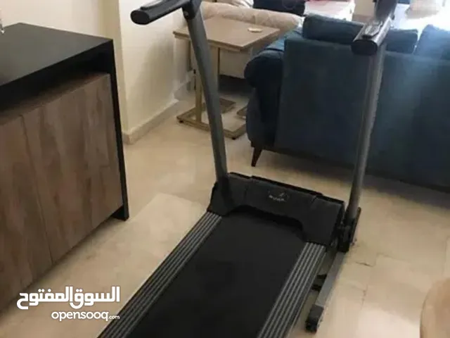 آلة مشي مستعملة بحالة ممتازة