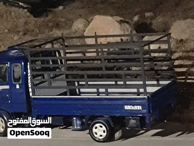 للبيع صندوق عليه كاسحة وباب خلفي مع شادر باكستاني اربع خيطان نخب اول جديد وحنايا