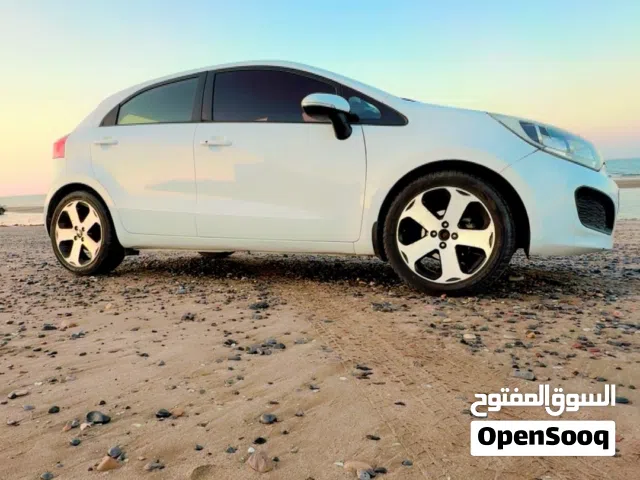 Kia rio Hatchback (2015) GCC space