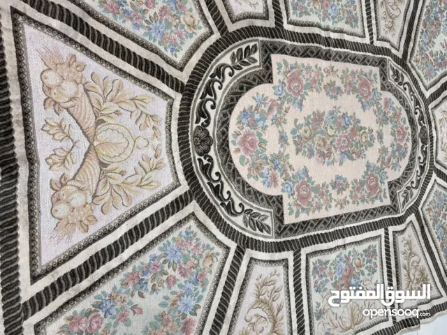 سجاده كبيره نظيفه شبه جديده 2متر× 3