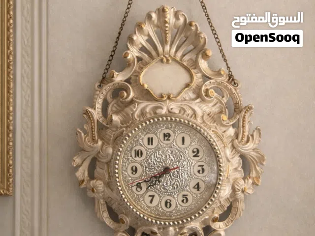 ساعة حائط كلاسيك بحالة ممتازة