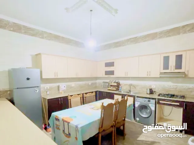 160 m2 3 Bedrooms Apartments for Rent in Tripoli Alfornaj