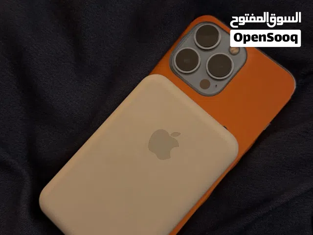 Apple power bank ( Magsafe)