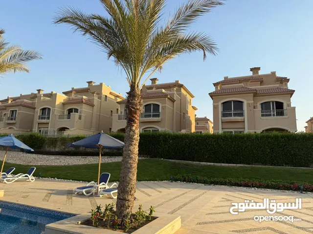 فلل متشطبه استلام فوري علي محوارين رئيسين بينك وبين الجامعه الامريكيه 7 دقائق مع اكبر مطور في مصر