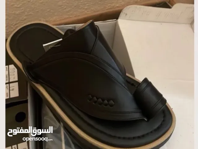 42 Casual Shoes in Mecca