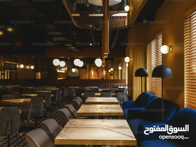 مطعم مشاوي و اكلات عربيه وفرنجيه بكامل معداته وسيارة توصيل موديل 2024 للبيع