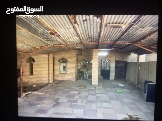 260 m2 5 Bedrooms Villa for Sale in Basra Khaleej
