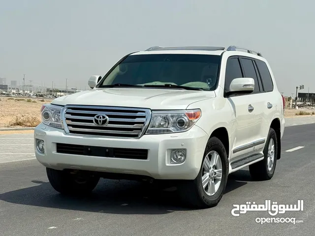 تويوتا لاندكروزر VXR V8 خليجي موديل 2014 ممتاز جاهز لتسجيل