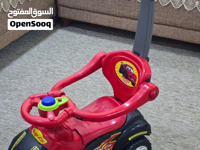 سيارة اطفال