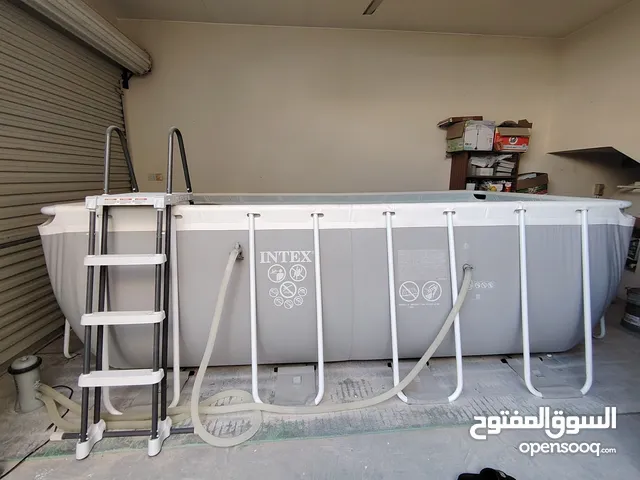 بركة سباحة swimming pool