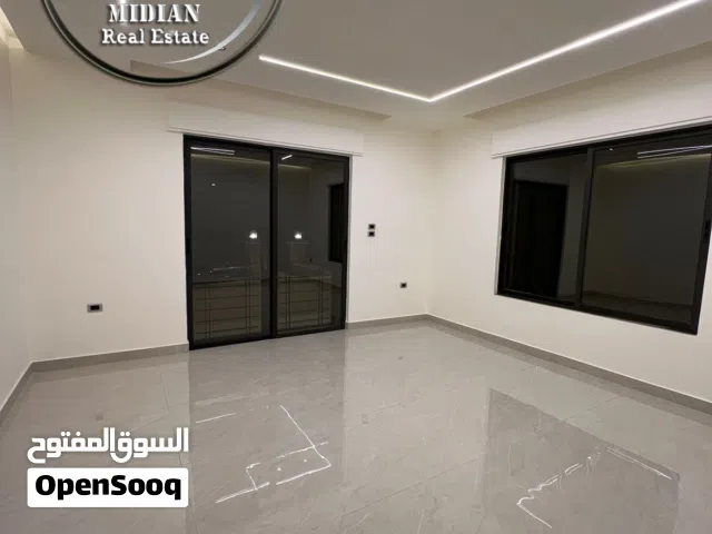 شقق جديدة للبيع حي الصحابة مساحات 170م & 200م مع تراسات و حدائق تشطيبات سوبر ديلوكس اطلالة جميلة