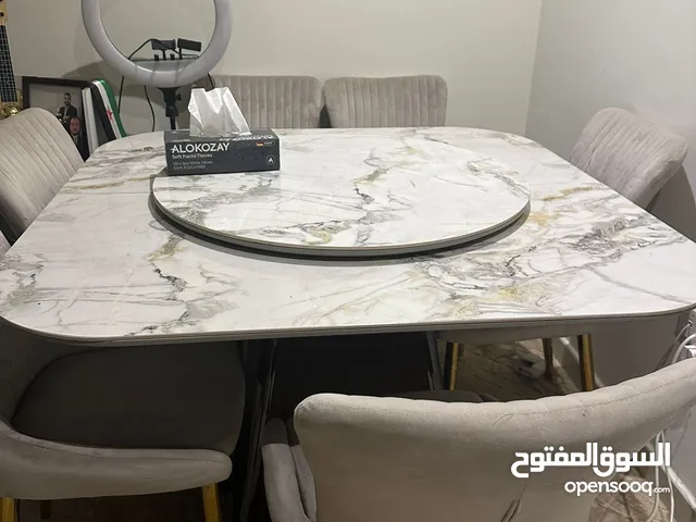 طاولة سفرة للبيع بحالة رائعة