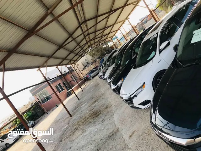 معرض سيارات موقع مميز جداً