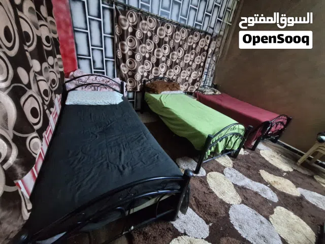 تخت حديد عدد ثلاث