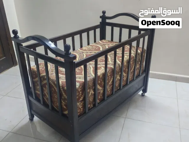 تخت اطفال خشب وكاله مستعمل للبيع