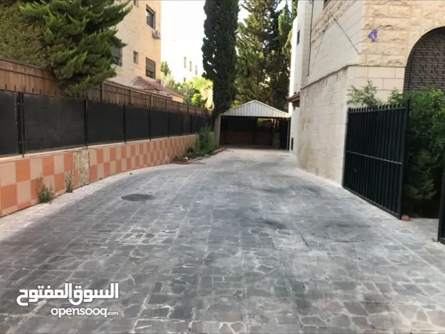 650 m2 More than 6 bedrooms Villa for Sale in Amman Deir Ghbar