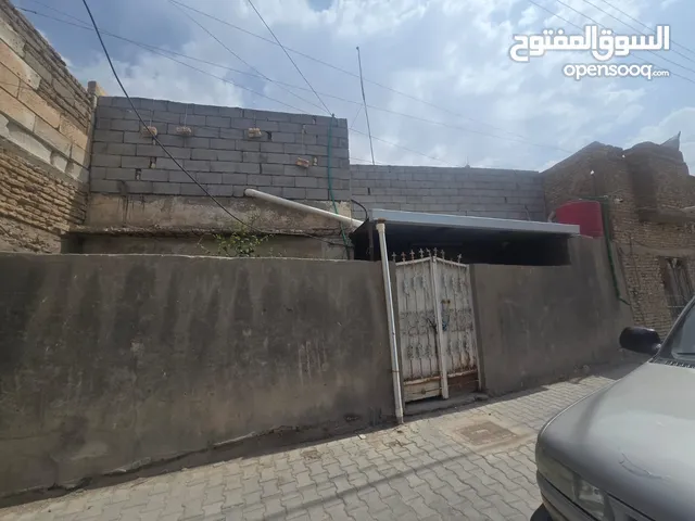 بيت بموقع ممتاز للبيع بسعر مناسب