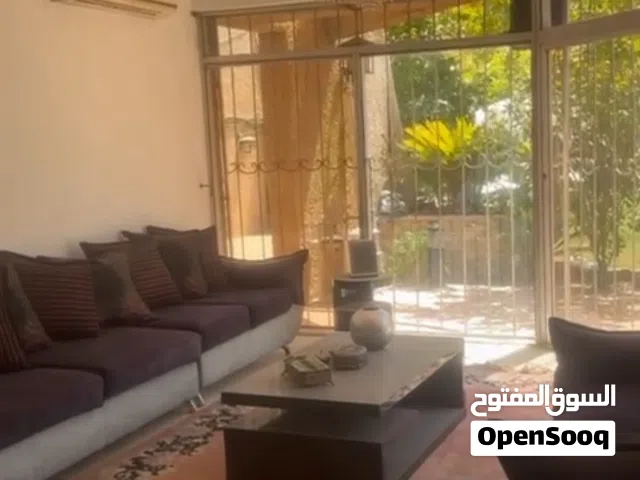 بيت في الاميرات للايجار للاغراض التجارية او سكن للاجانب او شركات For rent