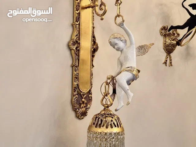 مصباح حائط روماني ذو فرع واحد