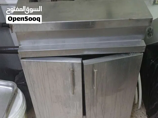 عدة مطعم للبيع
