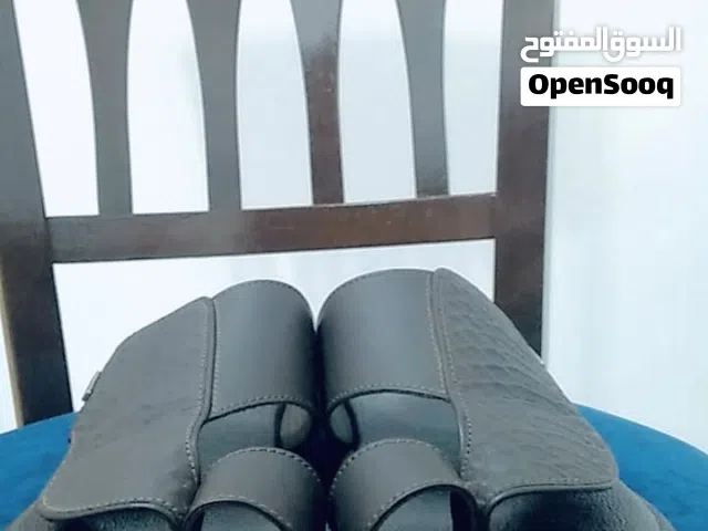 نعال جديد لم يتم استخدامه