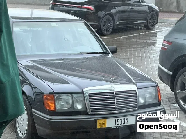 1988 مرسيدس بنز الفئة-E E 300