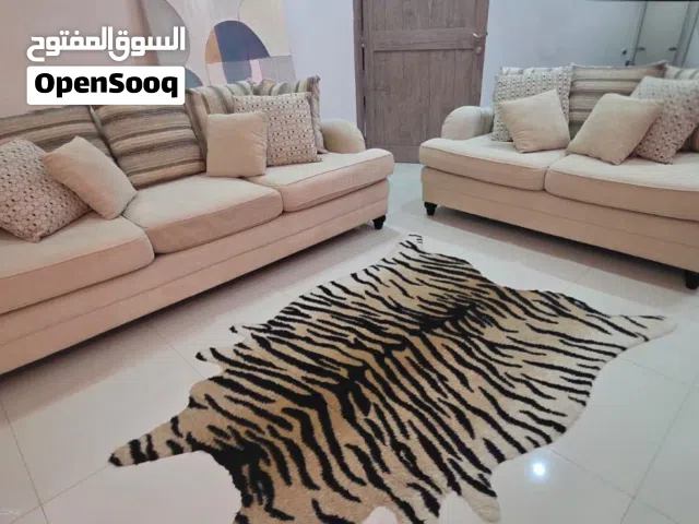 كنبتين نظيفات للبيع بحالة ممتازة تم تخفيض السعر إلى 199 ريال