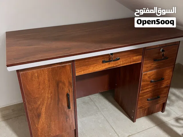 طاولة مكتبية / office desk