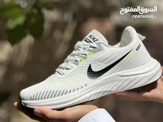 حذاء رياضي ماستر كوبي