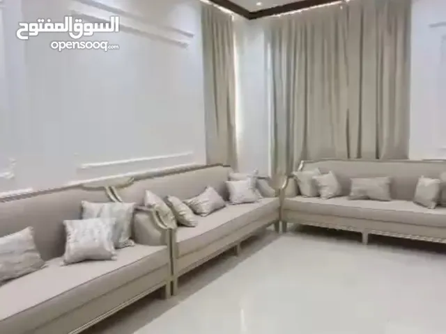 كنب جديد نظيف استعمال اقل عن سنه سبب البيع : مسافر مستعجل