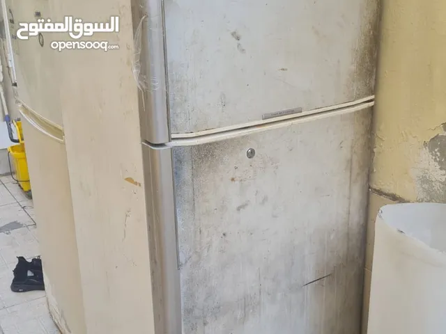 ثلاجة كبيرة مستعملة للبيع