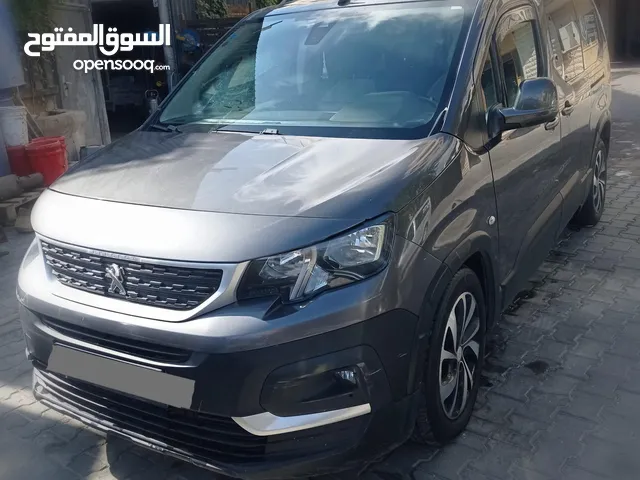 بيجو ريفتر 2019