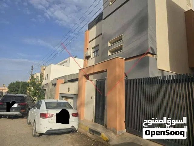 شقة ارضية في مبني متكون من طابقين فقط - طرابلس / عين زاره