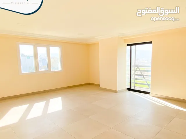 200 m2 3 Bedrooms Apartments for Rent in Muscat Al Khuwair