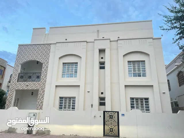 345 m2 More than 6 bedrooms Villa for Rent in Muscat Ansab