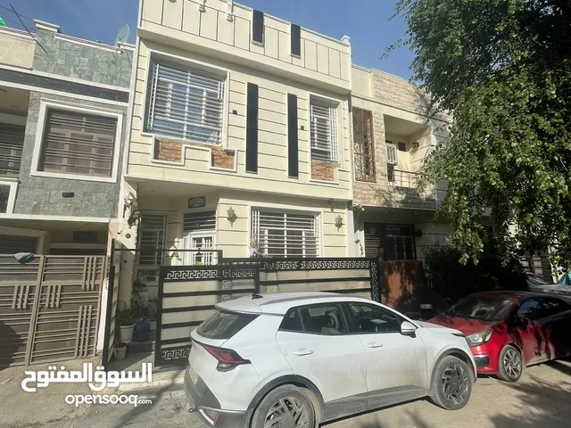 52m2 3 Bedrooms Townhouse for Sale in Baghdad Mansour