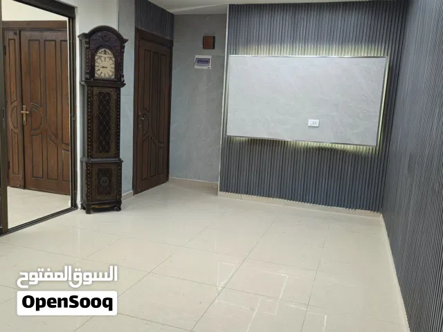 172 m2 5 Bedrooms Apartments for Sale in Zarqa Al Zarqa Al Jadeedeh