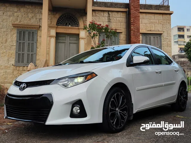 Toyota Corolla s 2106 full option low mileage clean carfax