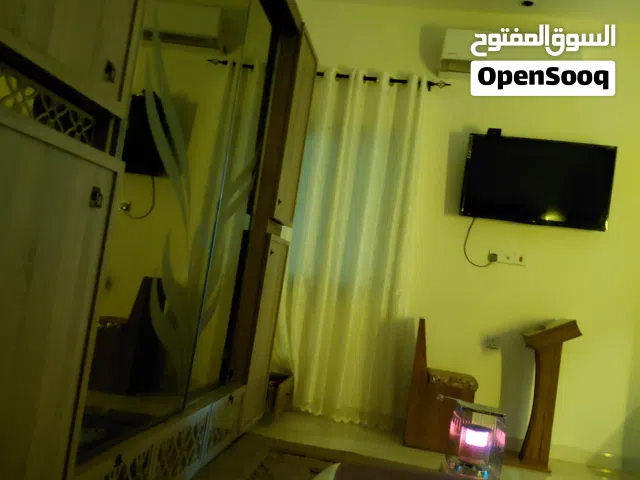 بيت للبيع في،مجمع جذع النخله مقابيل الملعب