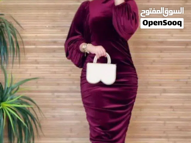 الموديل دريس سواريه استك اسموكس ف الجنب بديزاين وتفاصيل في منتهي منتهي الرقة و البساطة و الشياكة