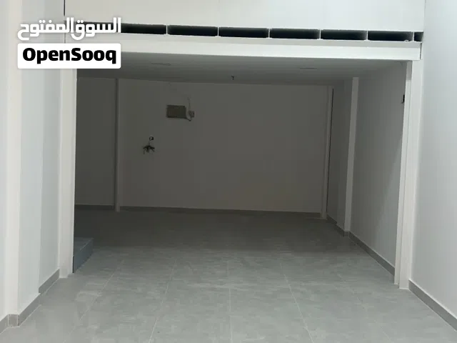للايجار سرداب 4000 متر في الشويخ الصناعية