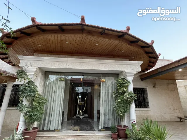 255 m2 More than 6 bedrooms Villa for Sale in Zarqa Other