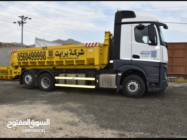 حاوية للدمار ومخلفات البناء والانقاض