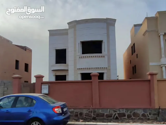 285 m2 More than 6 bedrooms Villa for Sale in Aden Al Buraiqeh